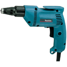 Шуруповерт Makita 6821