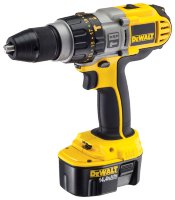 Аккумуляторная дрель-шуруповерт DeWalt DCD 935 B2