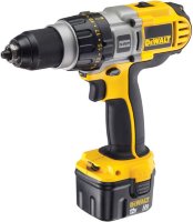 Аккумуляторная дрель-шуруповерт DeWalt DCD 945 B2